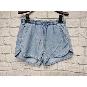 AMERICAN EAGLE XS CHAMBRAY LIGHT WASH DRAWSTRING PAPERBAG POCKET JEAN SHORTS